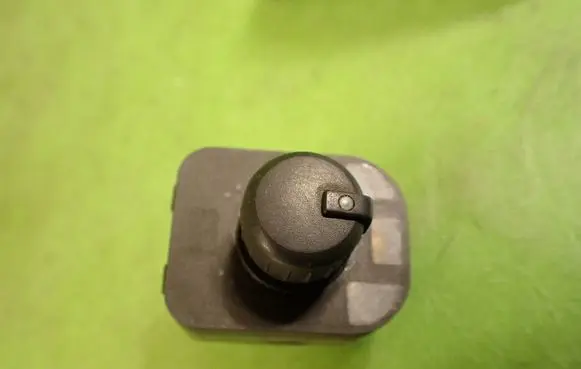 Audi A4 S4 B5 8D Wing mirror switch 8E0959565