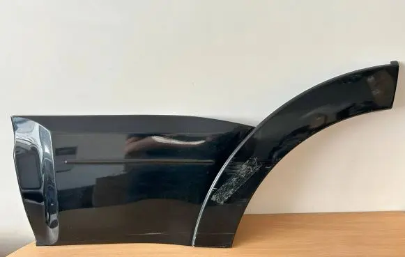 Rear door trim (molding)