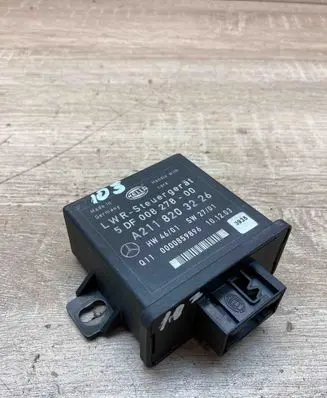 Mercedes-Benz E W211 Light module LCM A2118203226 5DF00827800