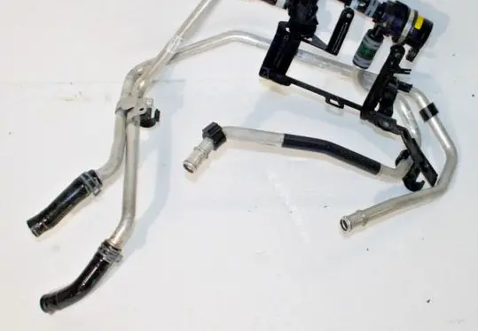 Porsche Cayenne (92A) Engine coolant pipe/hose