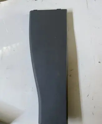 (B) pillar trim (bottom)