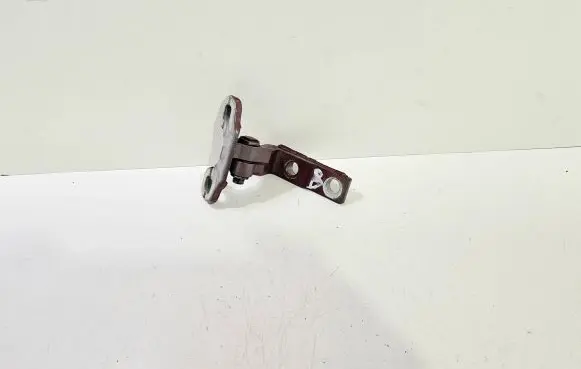 Volvo V40 Front door upper hinge 31424657