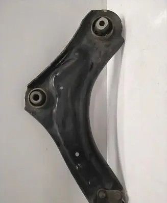 Renault Megane III Front lower control arm/wishbone 545008682R