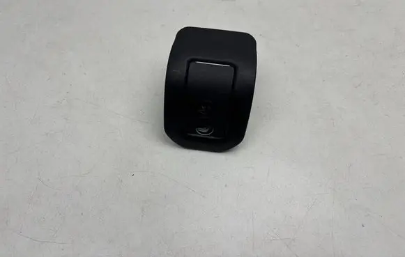 Audi Q3 8U ISOFIX cover 8U0887233B 8U0887187