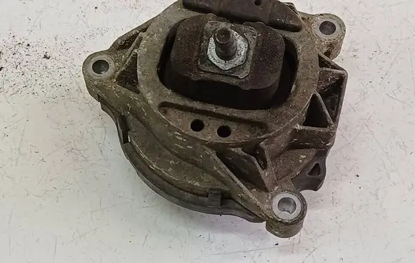 BMW 3 F30 F35 F31 Engine mount bracket 