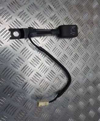 Toyota Yaris Front seatbelt buckle