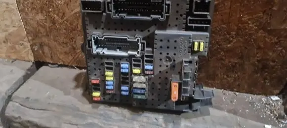 Volvo V70 Fuse module 30728512