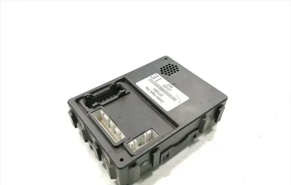Suzuki Grand Vitara II Comfort/convenience module 36770-64J41