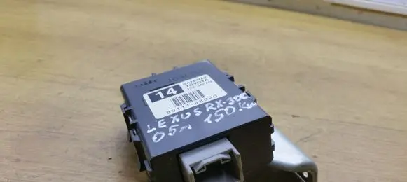Lexus RX 300 Gateway control module 8911148020
