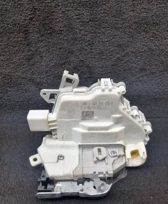 Audi Q7 4M Front door lock 8J1837015F