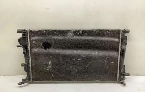 Renault Megane III Coolant radiator M142413A