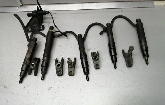 Fuel injectors set