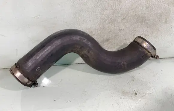 Volkswagen Golf V Intercooler hose/pipe 8k0145737k