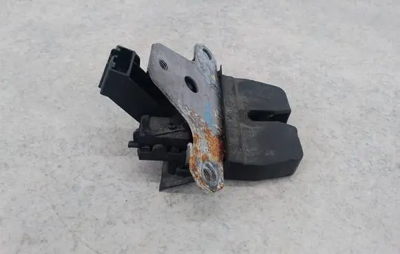 Ford Mondeo MK IV Tailgate lock latch 