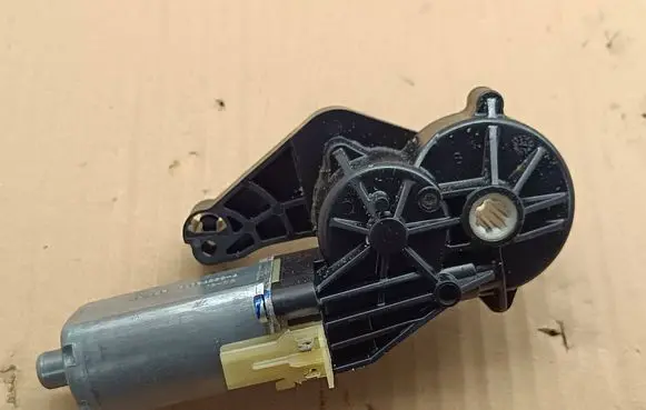 Dodge Durango III Seat adjustment motor 826649984