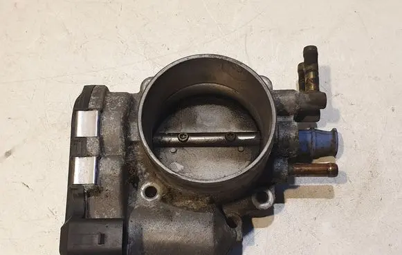 Audi A4 S4 B6 8E 8H Throttle valve 078133062B
