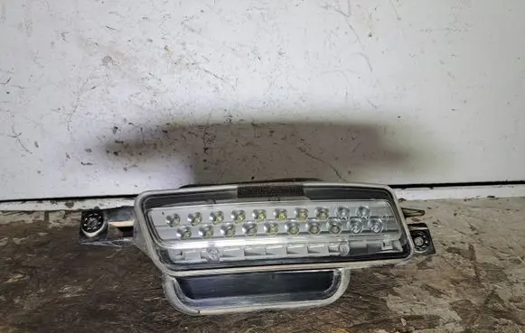 Subaru Outback Reverse light 23620794