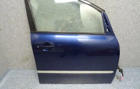 Toyota Avensis Verso Front door