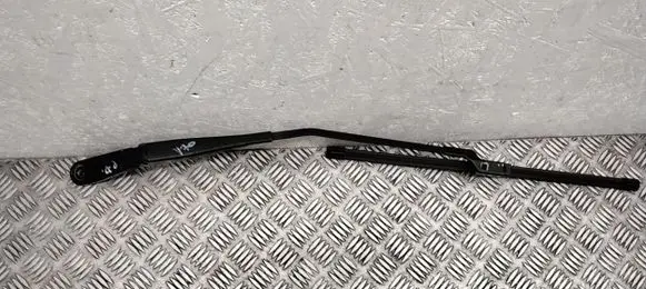 Volvo V70 Windshield/front glass wiper blade 31276003