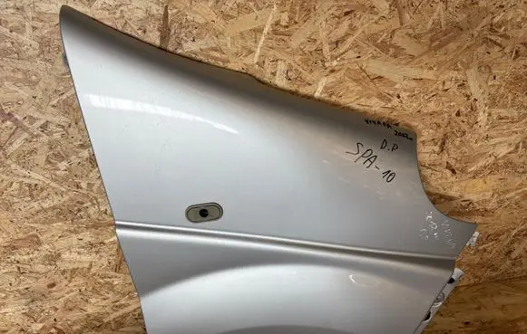 Opel Vivaro Fender
