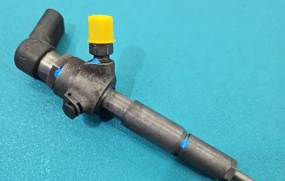Fuel injector