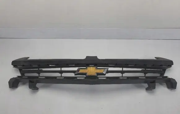 Chevrolet Camaro Front bumper upper radiator grill 84140574