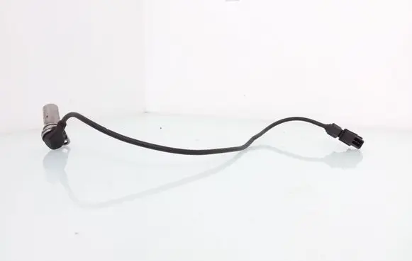 Volkswagen PASSAT B5 Crankshaft position sensor 028907319B ABE