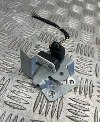 Mercedes-Benz C W204 Airbag deployment crash/impact sensor A0055421218