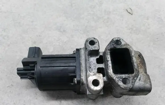 Opel Astra J EGR valve K5T70380