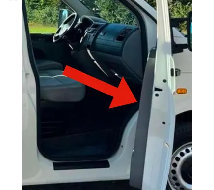 Volkswagen Transporter - Caravelle T5 Front door lower hinge 