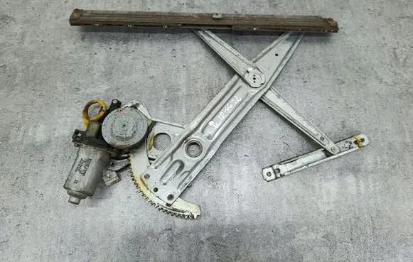 Suzuki Ignis Front door window regulator with motor