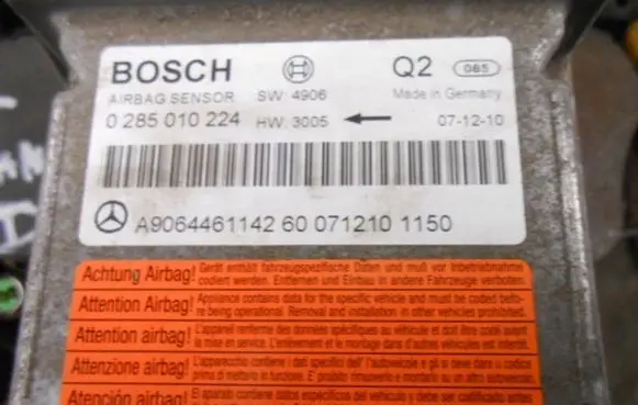 Mercedes-Benz Vito Viano W639 Airbag control unit/module 0285010224