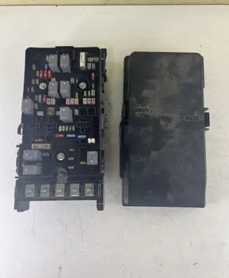 Jeep Cherokee Fuse module 68235115AB 4148070 68235115A