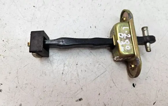 Mitsubishi L200 Rear door check strap stopper