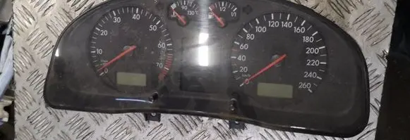 Volkswagen PASSAT B5 Speedometer (instrument cluster) 3b1919880