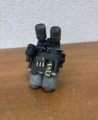 Mercedes-Benz E W210 Coolant heater control valve 0018307884 E243