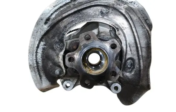 Front wheel hub spindle knuckle