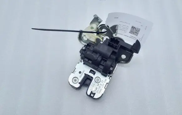 Audi A5 8T 8F Tailgate/trunk/boot lock/catch/latch 8K9827505A