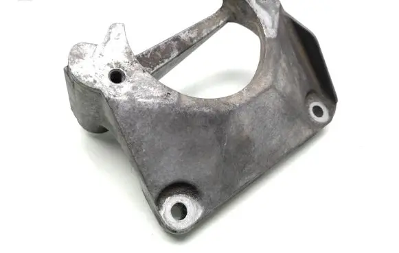 BMW 5 E60 E61 Engine mounting bracket 6761117 22116761117