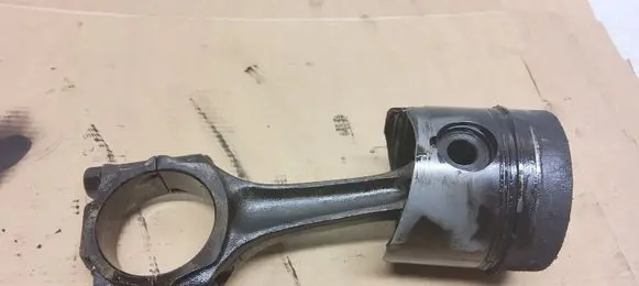 Volkswagen Transporter - Caravelle T3 Piston with connecting rod