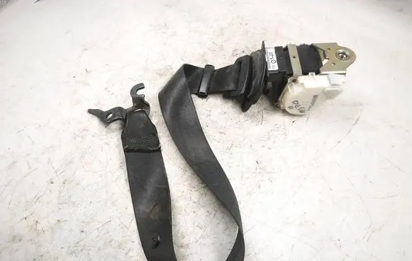 BMW 3 E90 E91 Front seatbelt 33059849 124159 040707