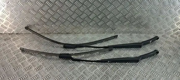 Vauxhall Astra J Windshield/front glass wiper blade 13317341