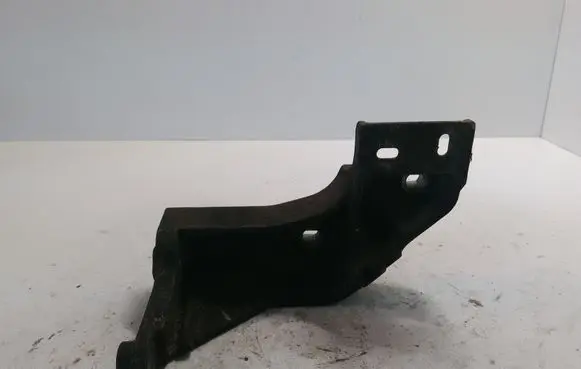 Opel Vivaro Engine mounting bracket 8200157461