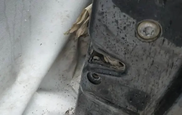 Skoda Roomster (5J) Front door lock