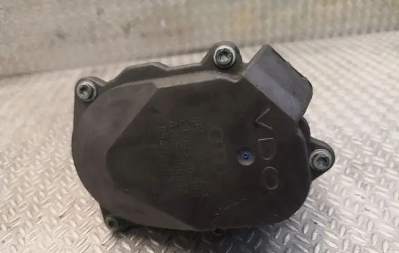 Audi A3 S3 8P Intake manifold valve actuator/motor 06F133482B