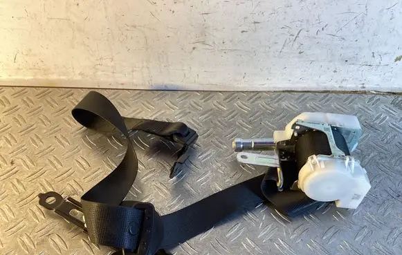 Lexus RX 450H Front seatbelt A1529P