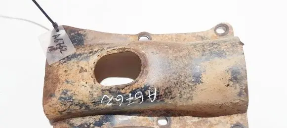Subaru Forester SF Engine mounting bracket