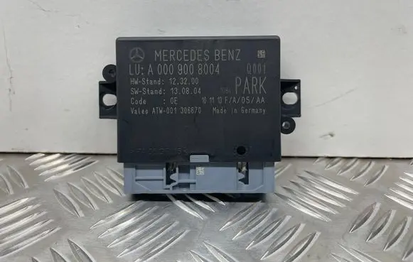 Mercedes-Benz E C207 W207 Parking PDC control unit/module A0009008004