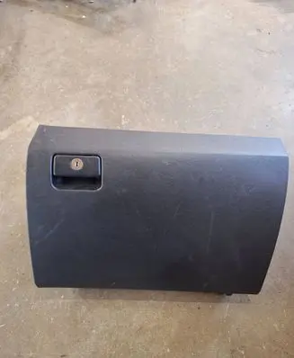 Toyota Avensis T270 Glove box 5555005090