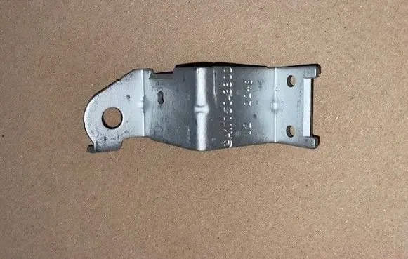 Mercedes-Benz Sprinter W906 Engine mounting bracket A1775043800